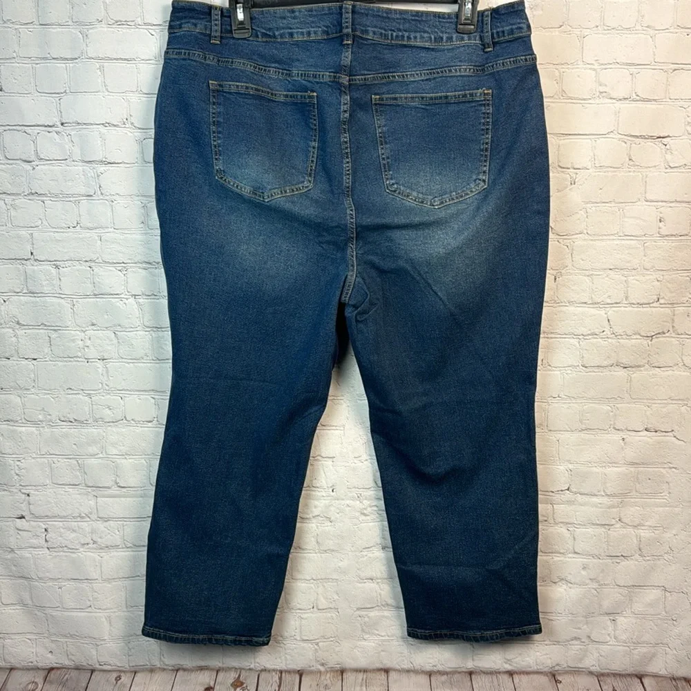 BloomChic Medium Wash Cropped Jeans Plus Size 22 - Picture 5 of 5